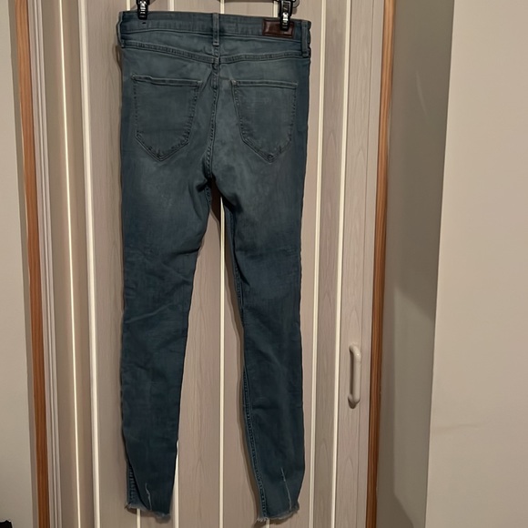 Hollister Jeans - Picture 5 of 6